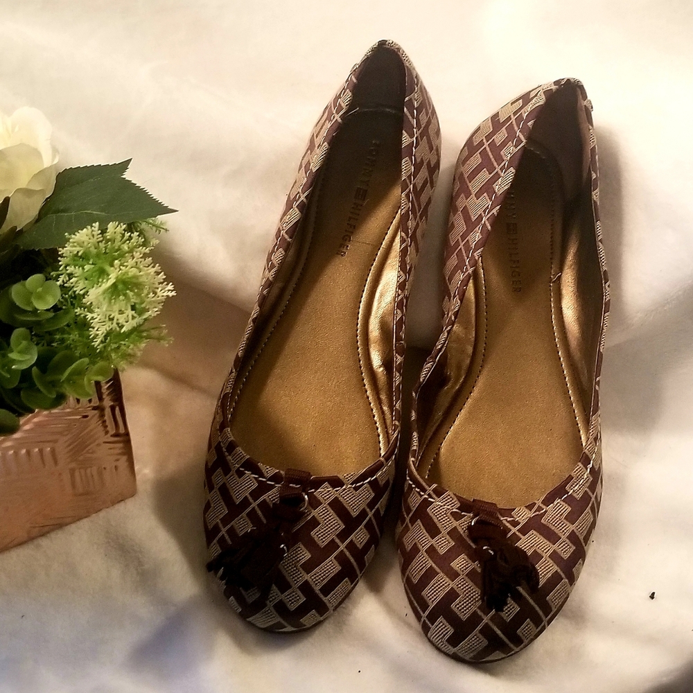 Tommy Hilfiger flats